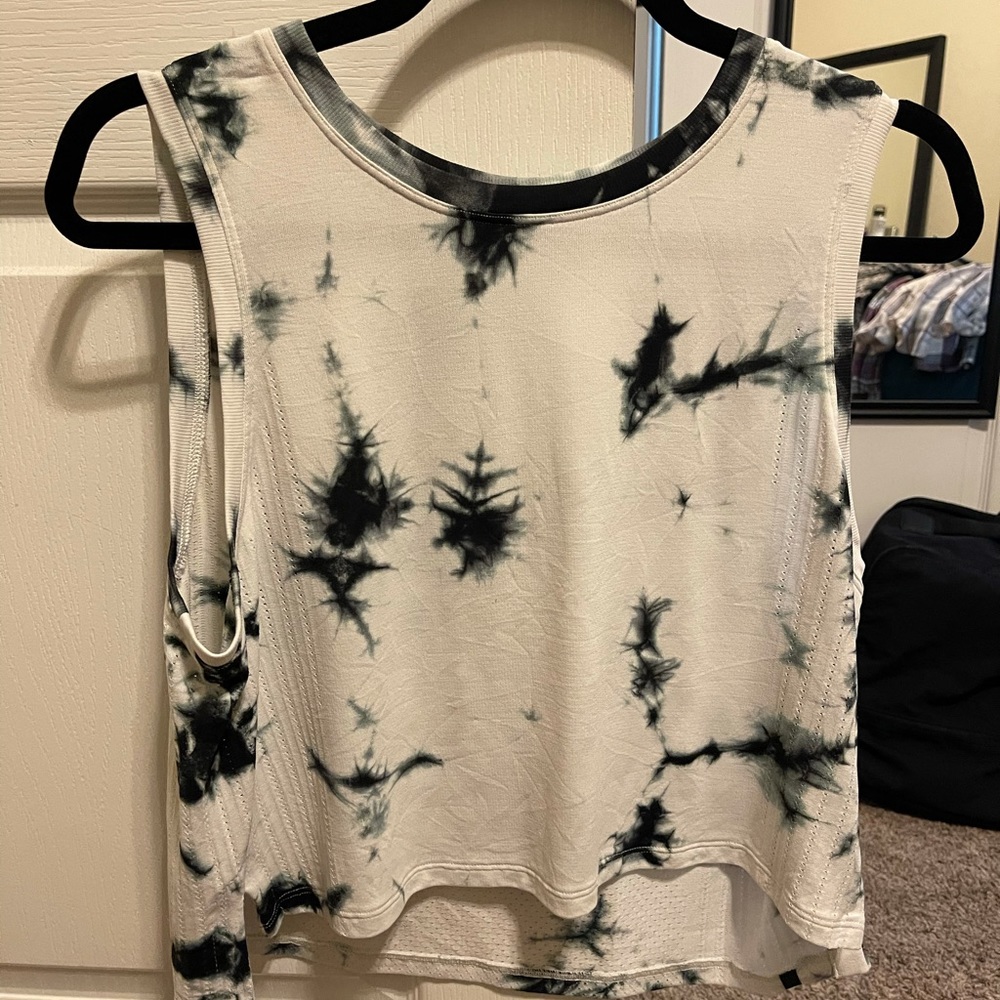 Lululemon Train To Be Tank